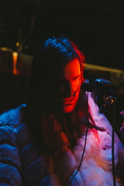 Gian Tenio Carlone - Kohlenstoff