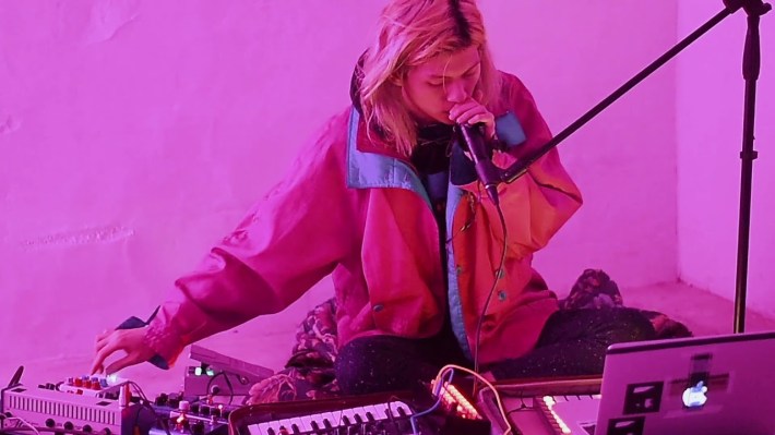 geumeum - kohlenstoff records - Night Vision Camera